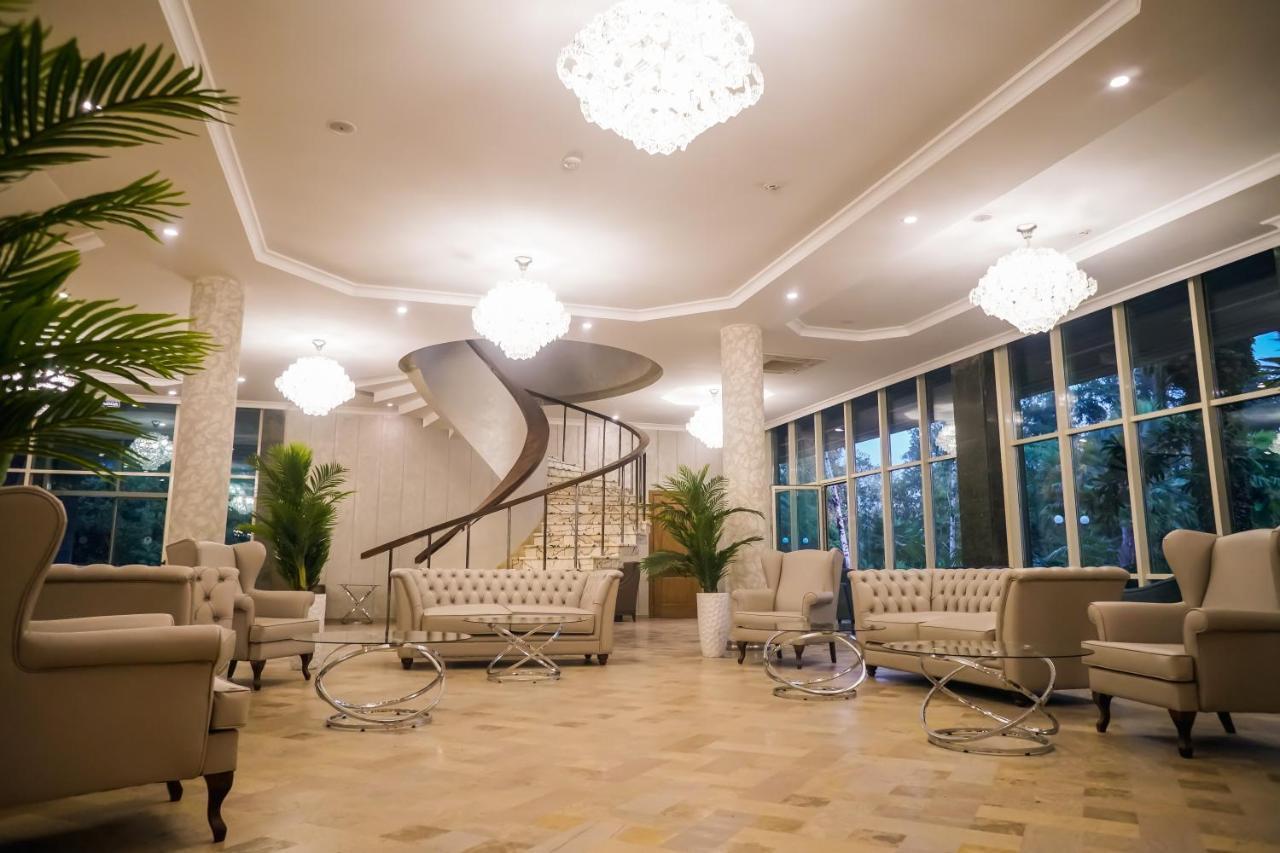 Amza Park Hotel ガグラ エクステリア 写真