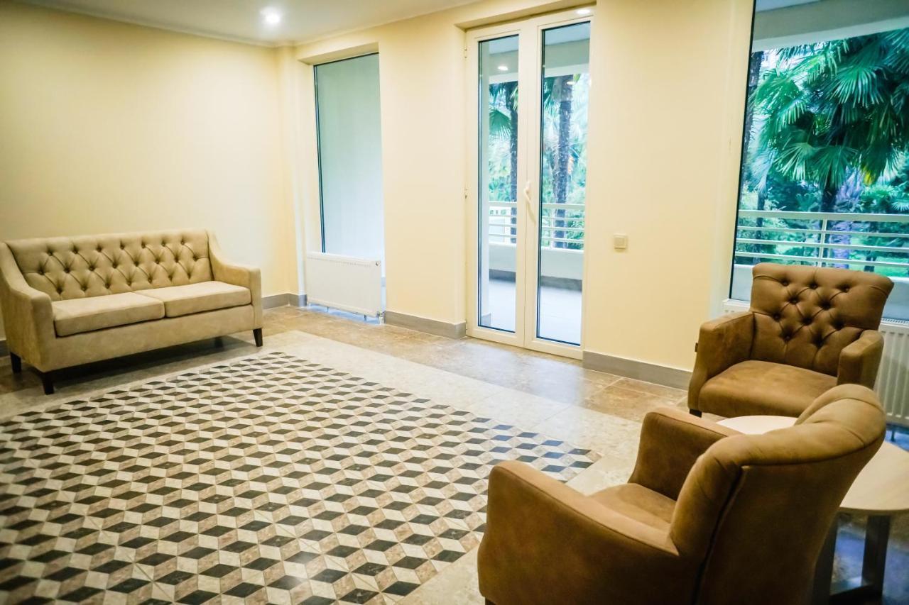 Amza Park Hotel ガグラ エクステリア 写真