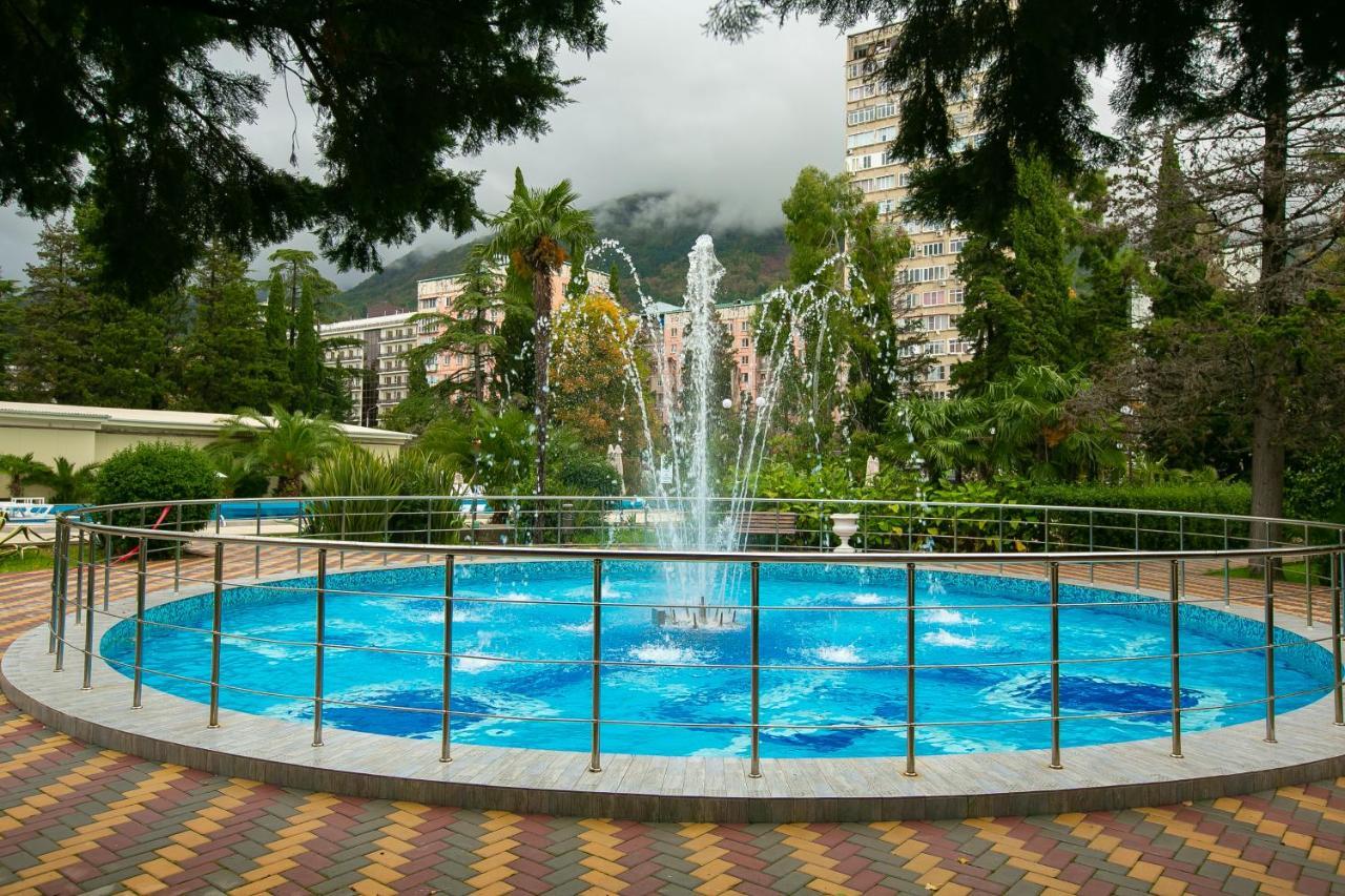 Amza Park Hotel ガグラ エクステリア 写真