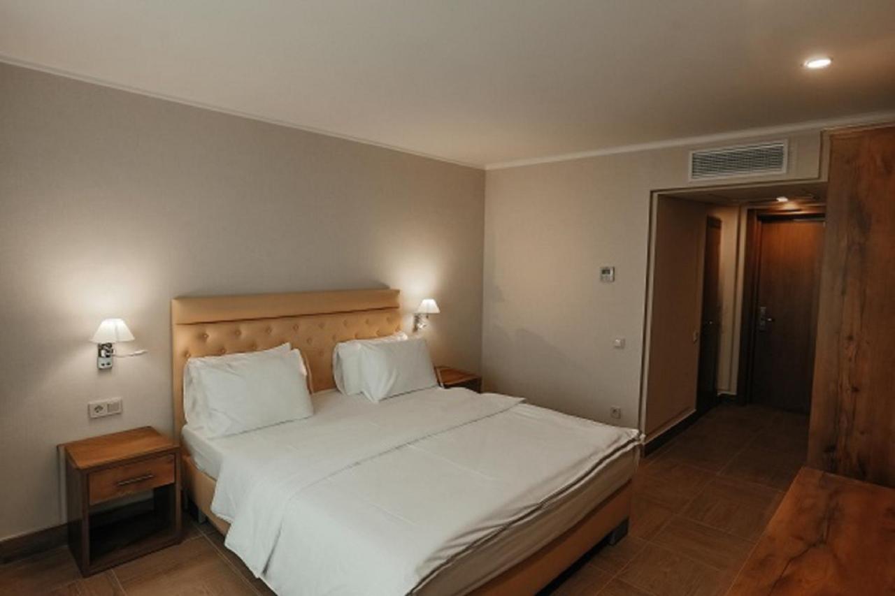 Amza Park Hotel ガグラ エクステリア 写真