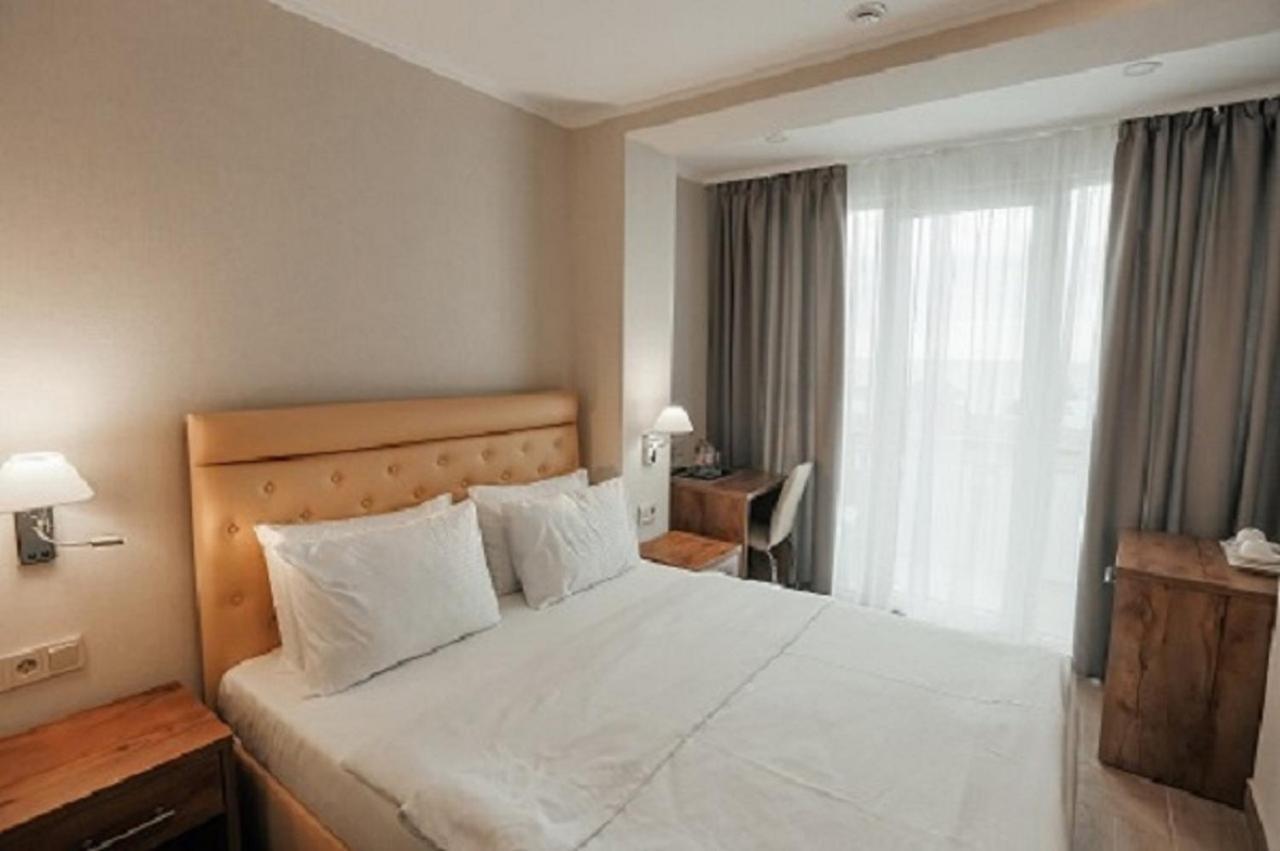 Amza Park Hotel ガグラ エクステリア 写真