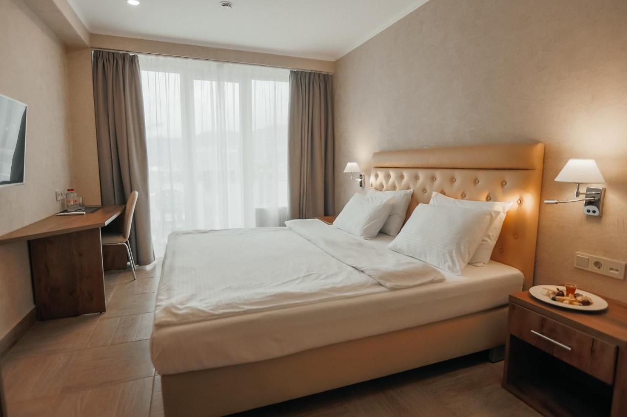 Amza Park Hotel ガグラ エクステリア 写真