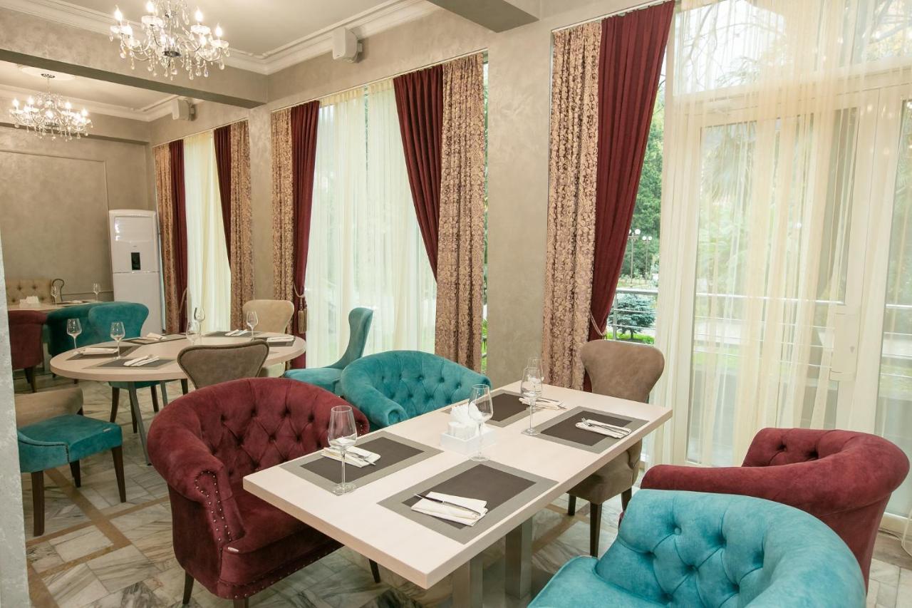 Amza Park Hotel ガグラ エクステリア 写真
